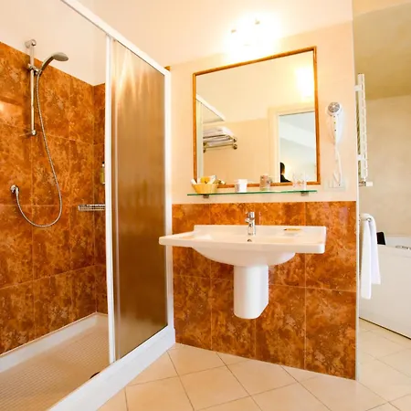 Anthea Hotel 3*